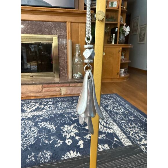 Lucky Brand Flower Petal Adjustable Length Silver Tone Necklace - Picture 3 of 6